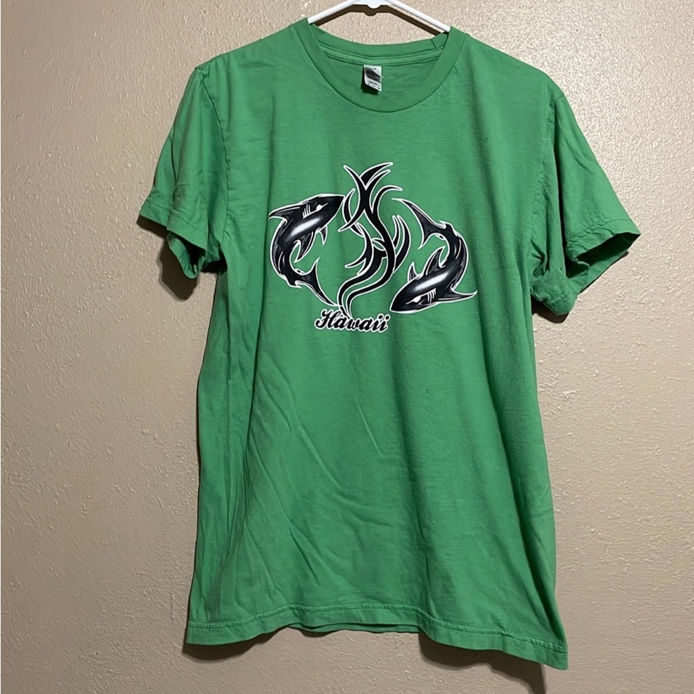 American Apparel Hawaii Shark Graphic Green Short Sleeve T-Shirt Adult M